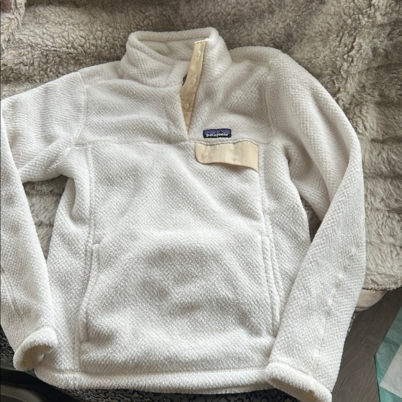 Patagonia Women's White Fleece Sweater - Picture 3 of 4